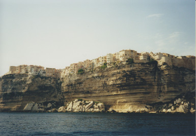 Bonifacio vom Wasser aus gesehen