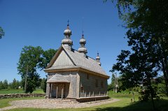 Schöne Holzkirche, zufällig unterwegs entdeckt