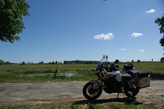 Auf unangenehmen Straßen durch angenehme Landschaft