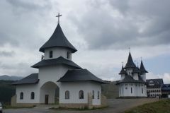 Kloster auf einer Passhöhe